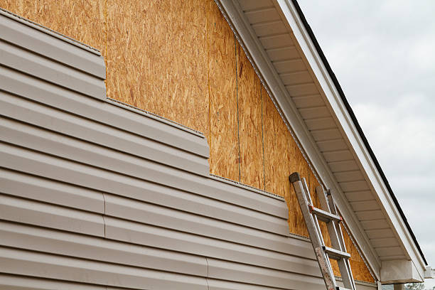 Professional Fiber Cement Siding technician working in Oakpark, VA